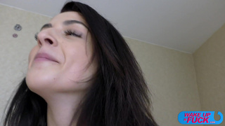 Порно агенты ебут сонную модель в анал и пещерку огромными членами