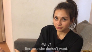 Москвич трахает двоюродную сестричку приехавшую к нему в гости из деревни в поисках работы