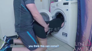 Сынуля жёстко чпокнул застрявшую в стиралке мать