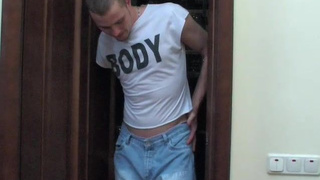 Братик отжарил тугой анал старшей сестры и облил ее нектаром