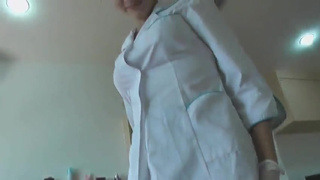Выеб юную медсестру