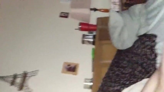 Муж поделился с жирным другом пышкой второй половинкой и дал ему выебать её до кремпая