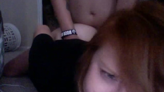 Поц удобно пристроился и жарит сзади свою барышню