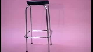 Леди соблазнила бойфренда возле барной стойки