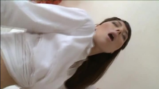 Частный секс для русской девки закончился двойным проникновением