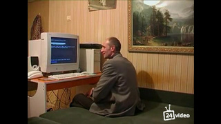 Папаша усадил дочь на хуец и отжарил в половую щель