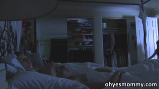 Наивной кобель решил выебать и мать и дочку