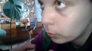 Частное порно начальницы делающей своему сотруднику минетик