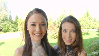 Юные брюнетки делают отсос в ЖМЖ порно видео