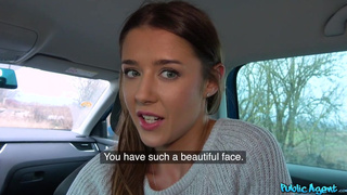 Пикапер развел и трахнул в машине красивую украинку с упругими сисями