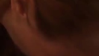 Юной мужчина долбит красавицу в позе раком