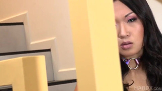 Задница азиатки Nyomi Star потерпает от французского члена