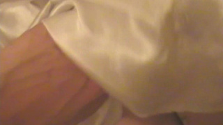 Барнаульская пьяная блядь притворилась невинной девкой