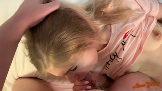 Русская сеструха не долго ломалась и дала брату на четвереньках в сочную вагину