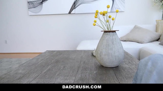 Несколько дней папка жестко жарит непослушную дочь