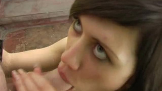 Бойфренд отжарил одноклассницу или одногрупницу в подъезде