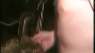 Любовник поимел русскую телку в колготках прямо на кухне