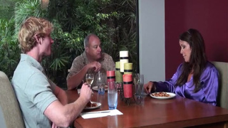 Матюрка и сынуля активно практикуют семейный секс