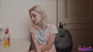 Надоела вторая половинка? Трахни ее подругу в красивую задницу!