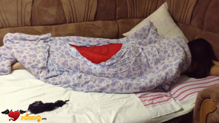 Русская опытная пара практикует самые популярные позы из Камасутры