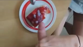 Горячий минетик от супруги сразу после завтрака