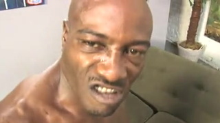 Частный секс русской красавицы с толстым членом негра