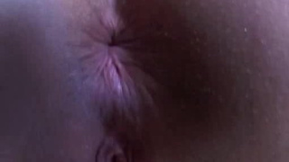 Жестко дрючит неопытную блондиночку в чулочках в красивую попу