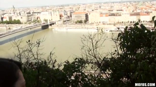 Ебарь лапает аппетитные титьки