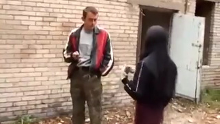 Русская юная барышня сексом рассчиталась за ремонт папиной машины