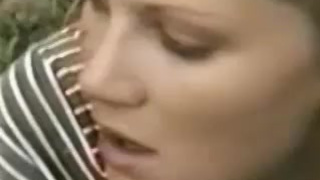 Специально остановились жены у поля, чтобы женушка соснула болт