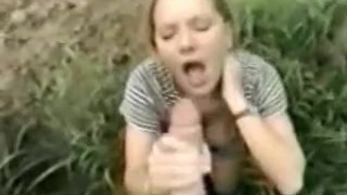 Специально остановились жены у поля, чтобы женушка соснула болт