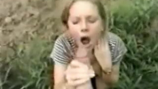 Специально остановились жены у поля, чтобы женушка соснула болт