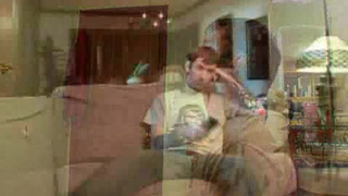 Матюрка обсасывает у сыночка на кровати