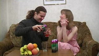 Иван загнул нетрезвую подружку и трахнул чутко