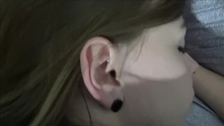 Сестричка порадовала брата отличным минетом