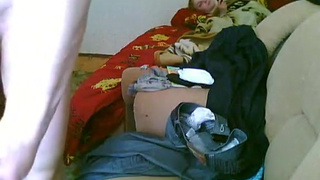 Сосед со своей малышкой решили заснять на камеру частный секс