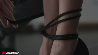 Связал и жестко выебал красивую кареглазую любовницу