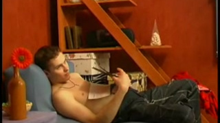 Сочная русская дама в возрасте отдалась в тучную попочку