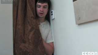 Женщина задрала ножки и поебалась в очко после онанирования