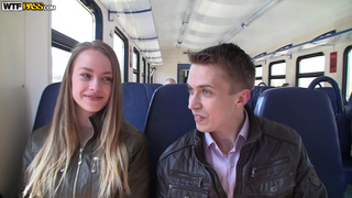 Выпившая леди долбится с двумя русскими пикаперами и ест нектар