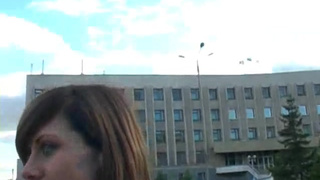Отжарил по собачьи студентку в подъезде