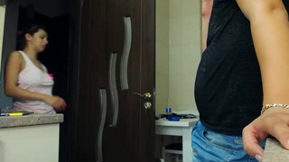 Сосед развел молодых подружек на секс втроем