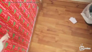 Русская старуха облизывает длинный хуй любовника