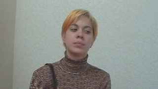 Рыжую телочку научили ебаться в попу