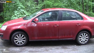 Загнул рачком и выебал подтянутую девченку в половую щель