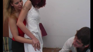 Две классные телки заставили ебаться молодого пацана из Сочи