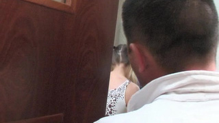 Чпокнул в туалете неопытную русскую соседку