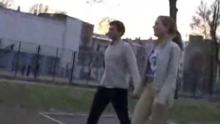 Пара хочет устроить незабываемый любительский секс в спальне