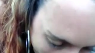 Муженек попросил отсосать жену пока они ехали домой