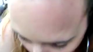 Муженек попросил отсосать жену пока они ехали домой